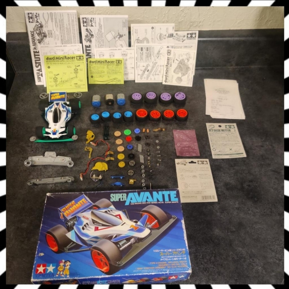 Vintage Super Avante Racer With Motors, Parts, and Accessories (1995)